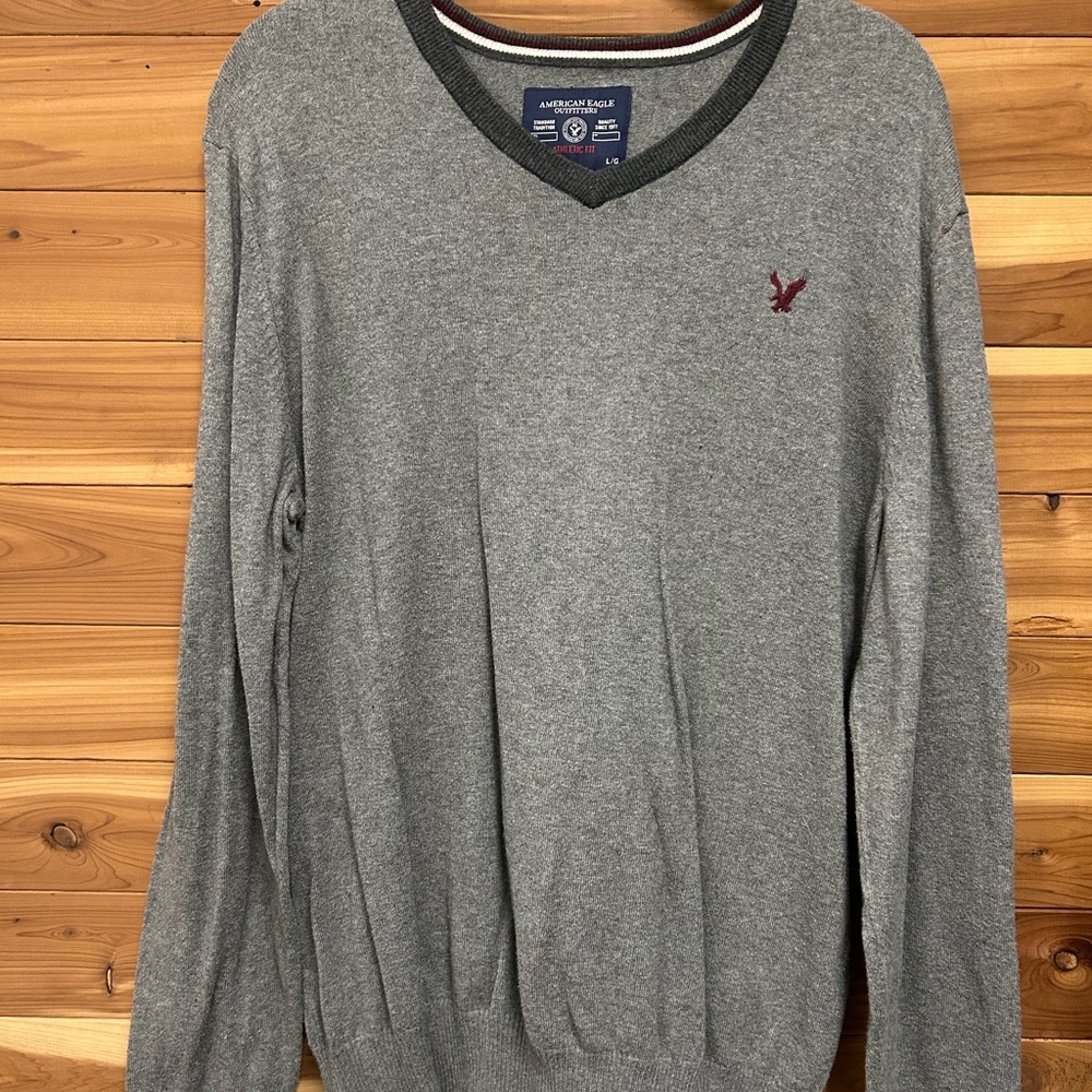 American Eagle Outfitters Men's Gray V-Neck Sweater